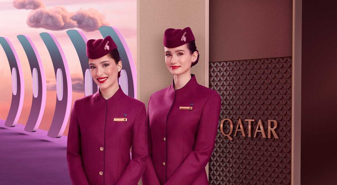 QSUITE_ASSETS_2019_Cabin crew welcome_cut -40% BIZNIS TRIEDA: Leť s luxusnými 5*Qatar Airways do Ázie