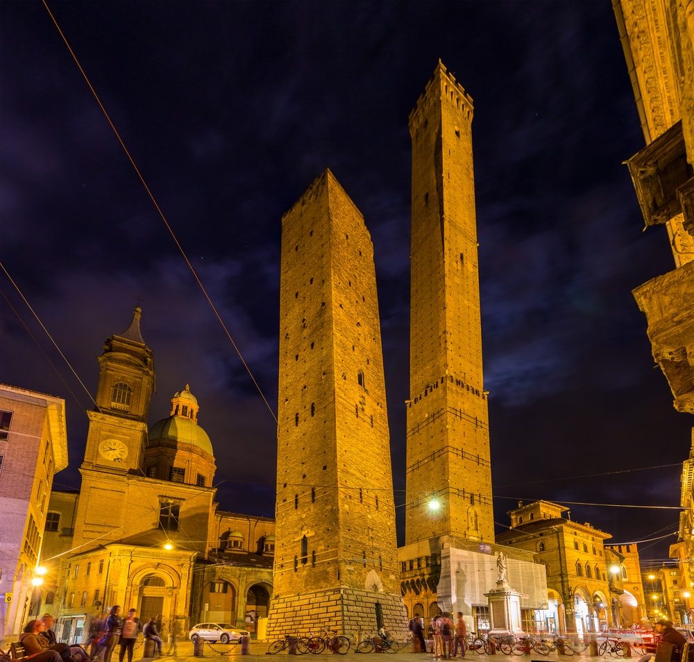 Bologna šikmé veže