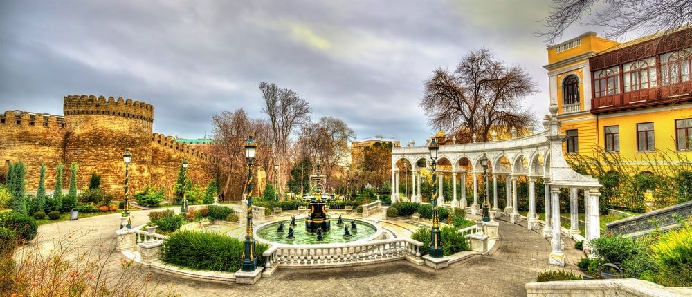Lacné Baku hradby