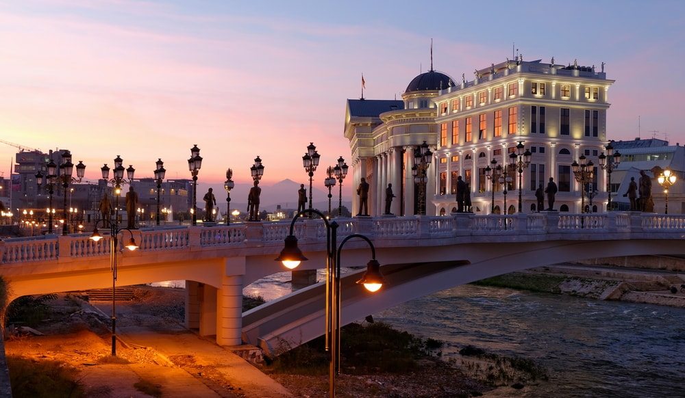 Večerný pohľad na Skopje