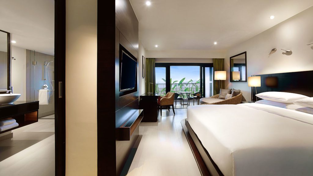 Hyatt-Regency-Phuket-Resort-P042-Club-Ocean-View-King-Room-1280x720.jpg