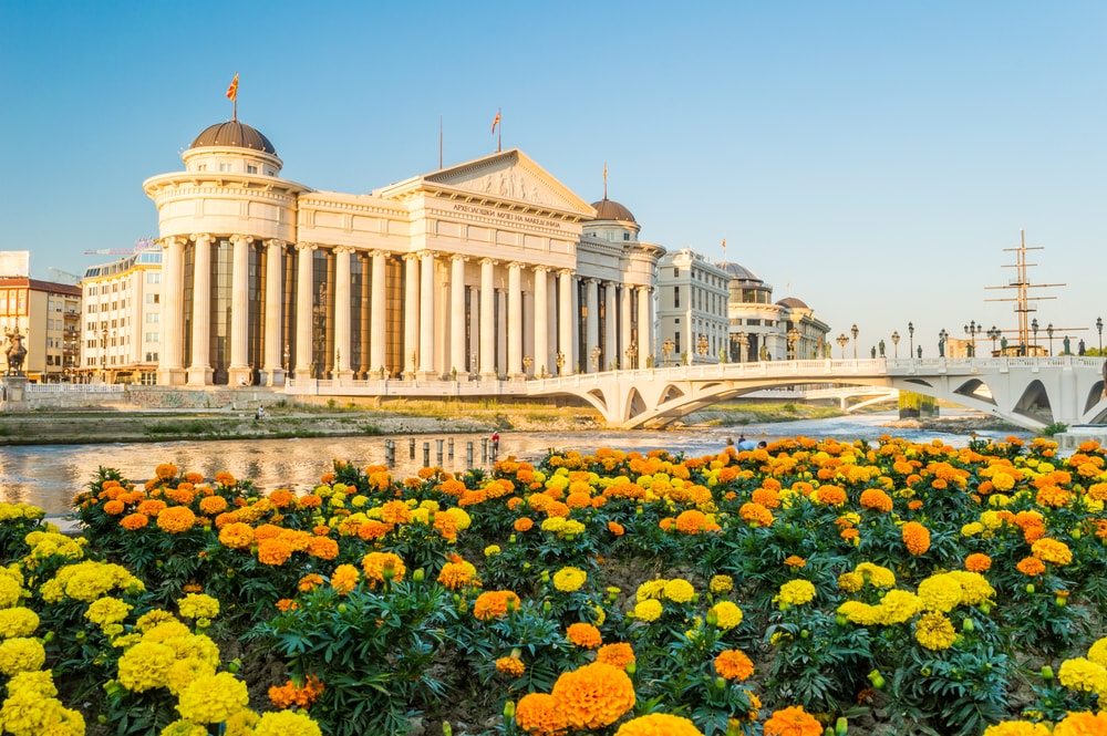 skopje namestie PECKA DŇA: Výlet do Skopje s hotelom a raňajkami za 129€