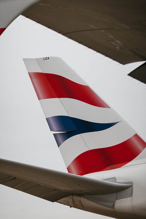 British-Airways-Executive-Club British Airways museli vyhodiť pasažierov z lietadla. Pre extrémne teplo stroj nemohol vzlietnuť