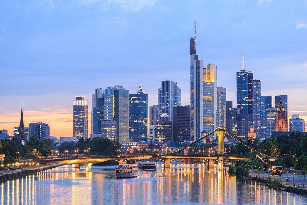 mrakodrapy vo frankfurte Tranzit cez Nemecko podľa prísnejších pravidiel