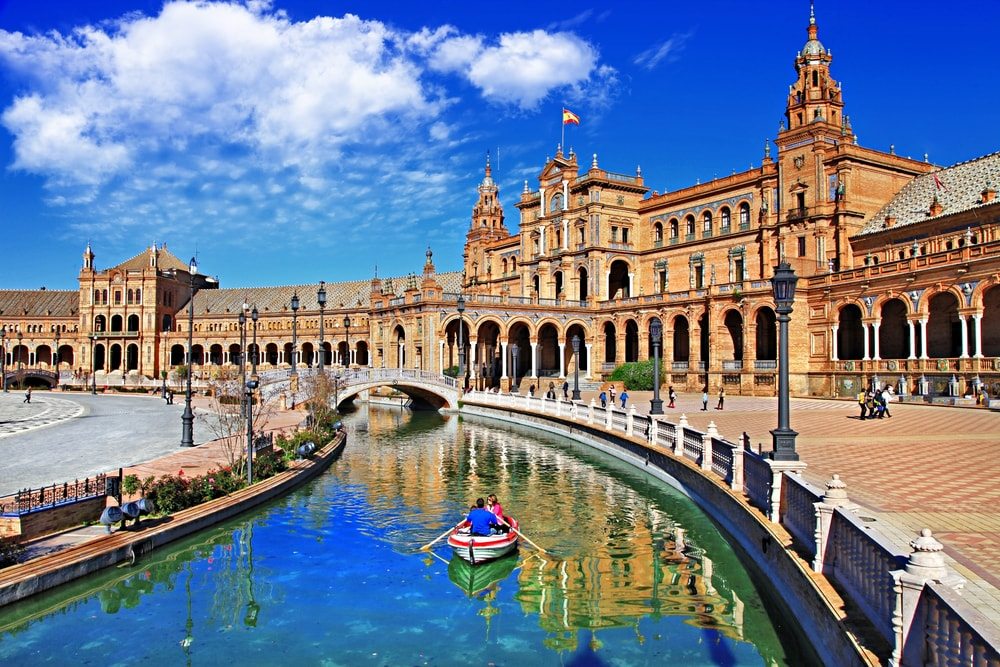 PONUKA DŇA: Sevilla s letenkami, 4*hotelom v centre a raňajkami od 409€