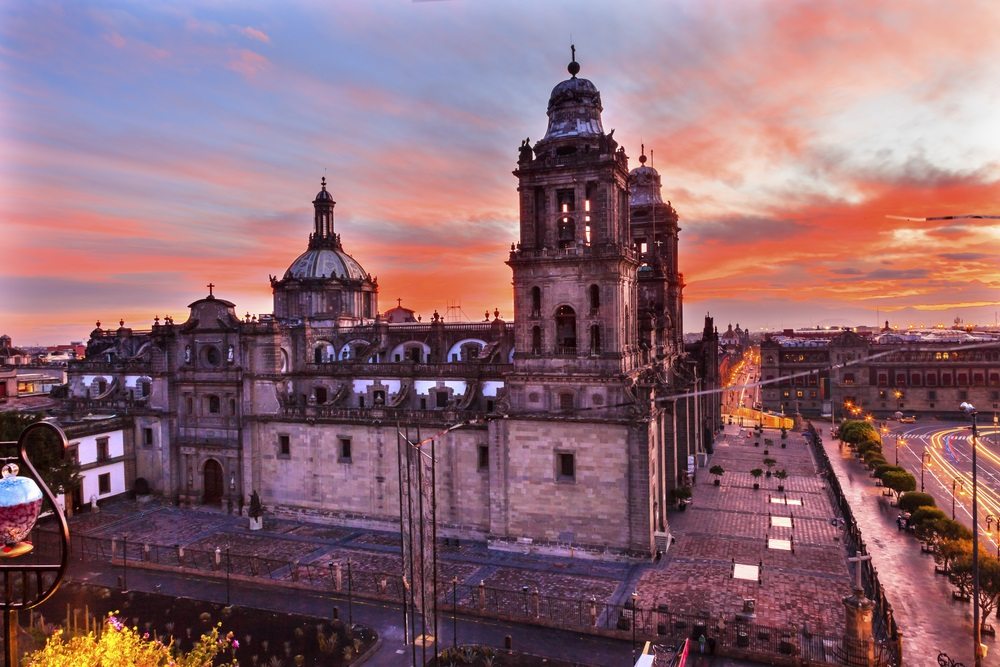 El Zócalo, Mexico City 10 zážitkov, ktoré pri návšteve Mexico City nevynechaj + letenky za 499€