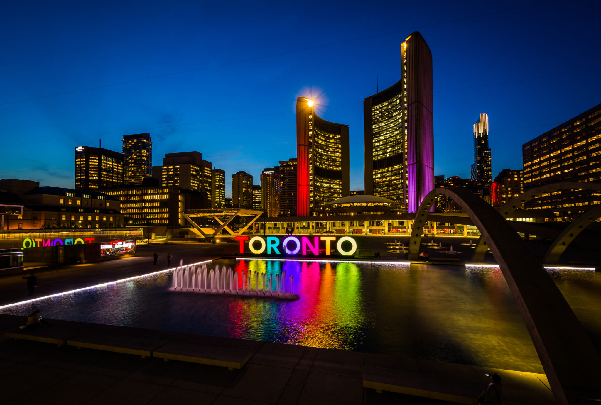 toronto_svetla_noc Hurá do Kanady: Lacné letenky do TOP destinácií na rok 2021