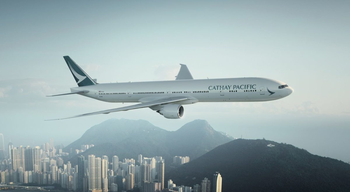 cathay-letadlo-hong-kong Cathay Pacific budú mať najdlhší let na svete. Príčinou je uzavretie vzdušného priestoru v Rusku