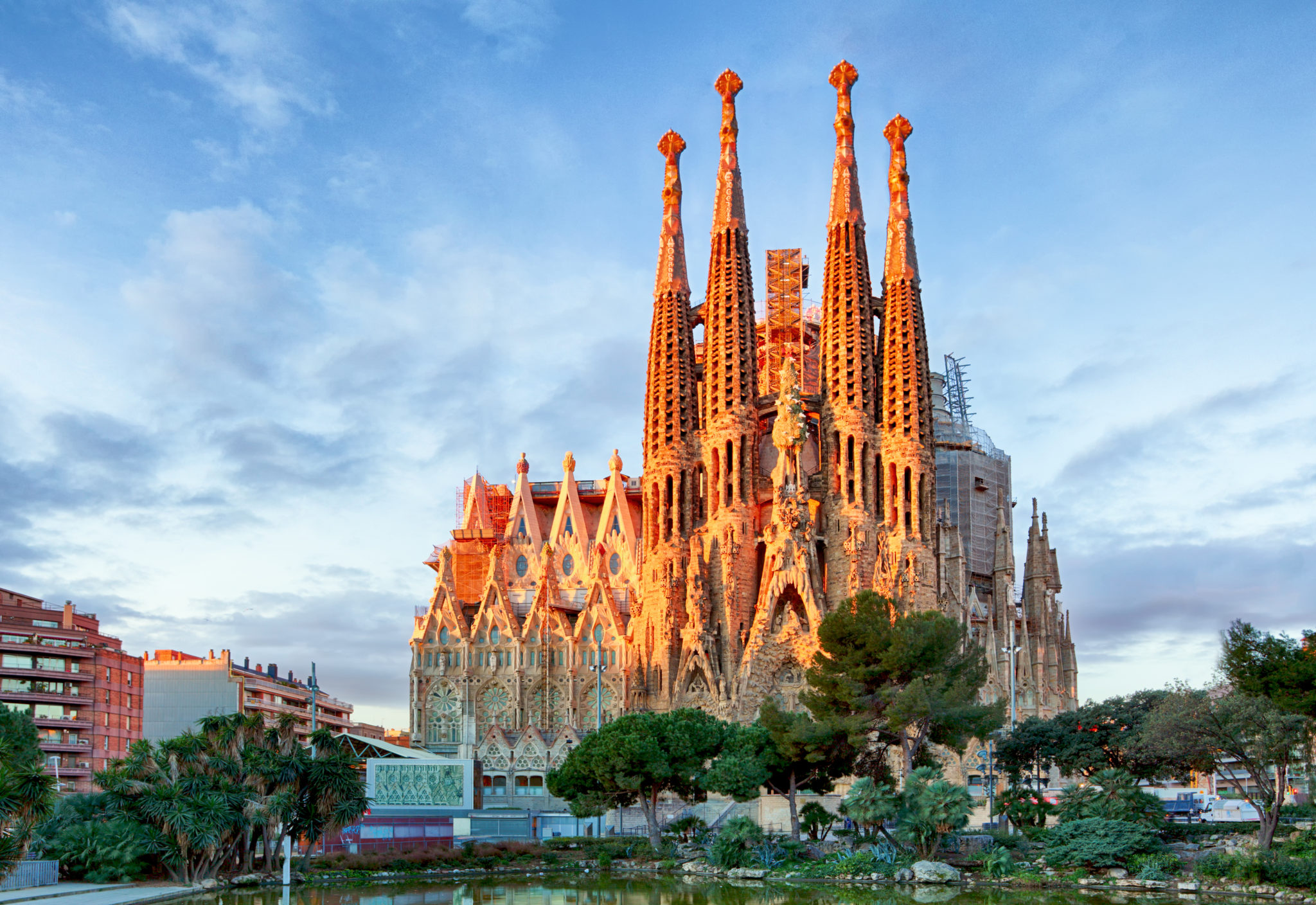 PECKA DŇA: Barcelona s letenkami, 3*hotelom kúsok od Sagrada Familia a raňajkami za 169€