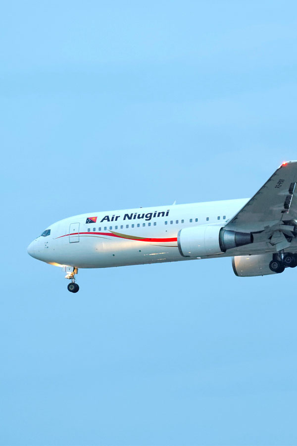 air-niugini Dráma so šťastným koncom: Lietadlo minulo dráhu a skončilo v mori, všetci sú v poriadku