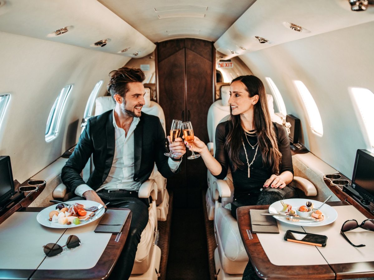 VIP boarding a šampanské: Súkromné lety so zľavami