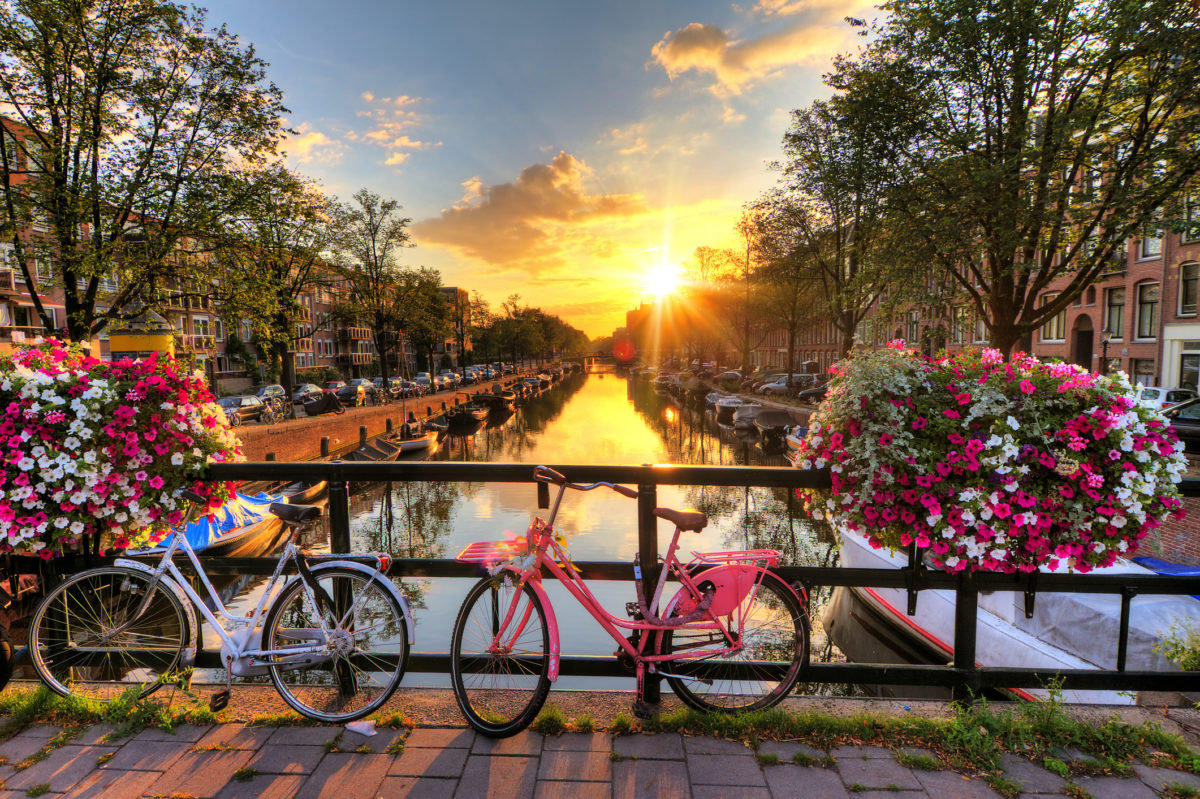 Manželstvo na 1 deň: Pretlak turistov rieši Amsterdam takto