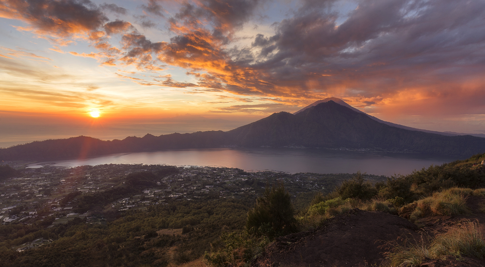 bali mont batur Pecka: Bali s výstupom na sopku a 3*hotelom za 849€!