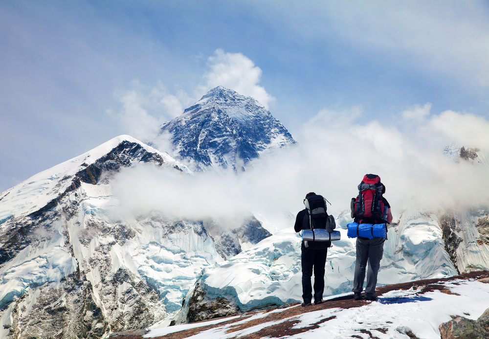 mount everest Znečistený Mount Everest: Nový zákaz jednorazových plastov