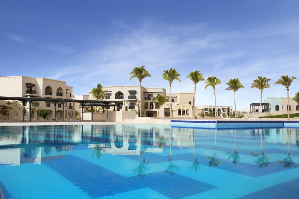 27970660 PONUKA DŇA: Letenka + all inclusive v 5* hoteli v Ománe za 703€!