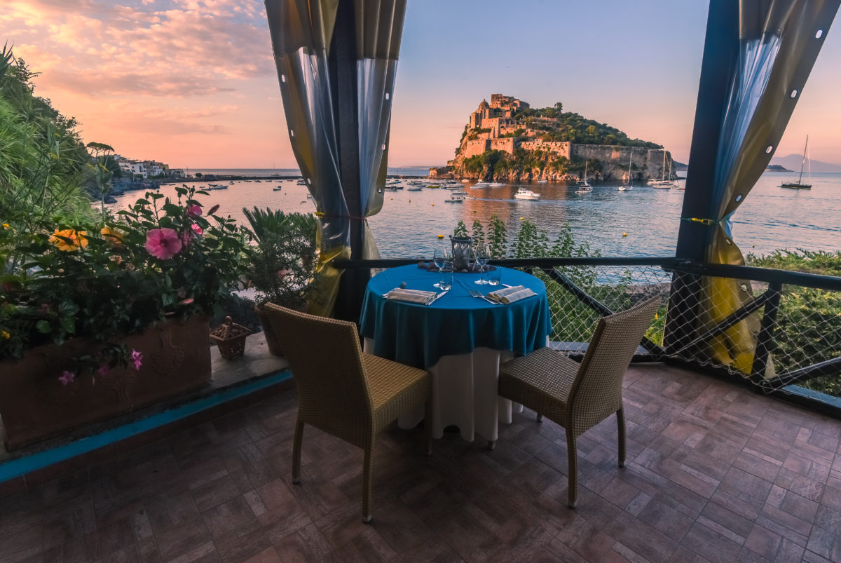 Ischia EURÓPA: Kam v roku 2020 so slovensky alebo česky hovoriacimi sprievodcami