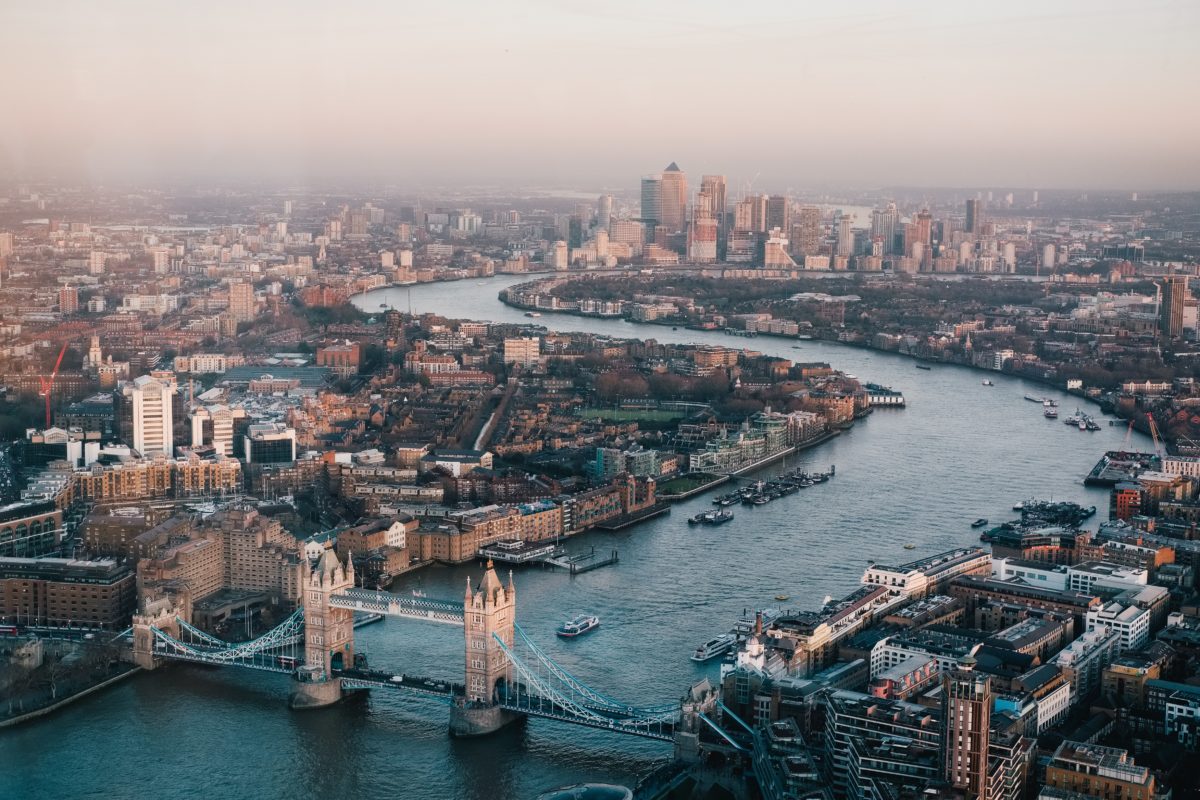 benjamin-davies-Oja2ty_9ZLM-unsplash Odkiaľ je najlepší výhľad na Londýn? Tipy na atrakcie v oblakoch