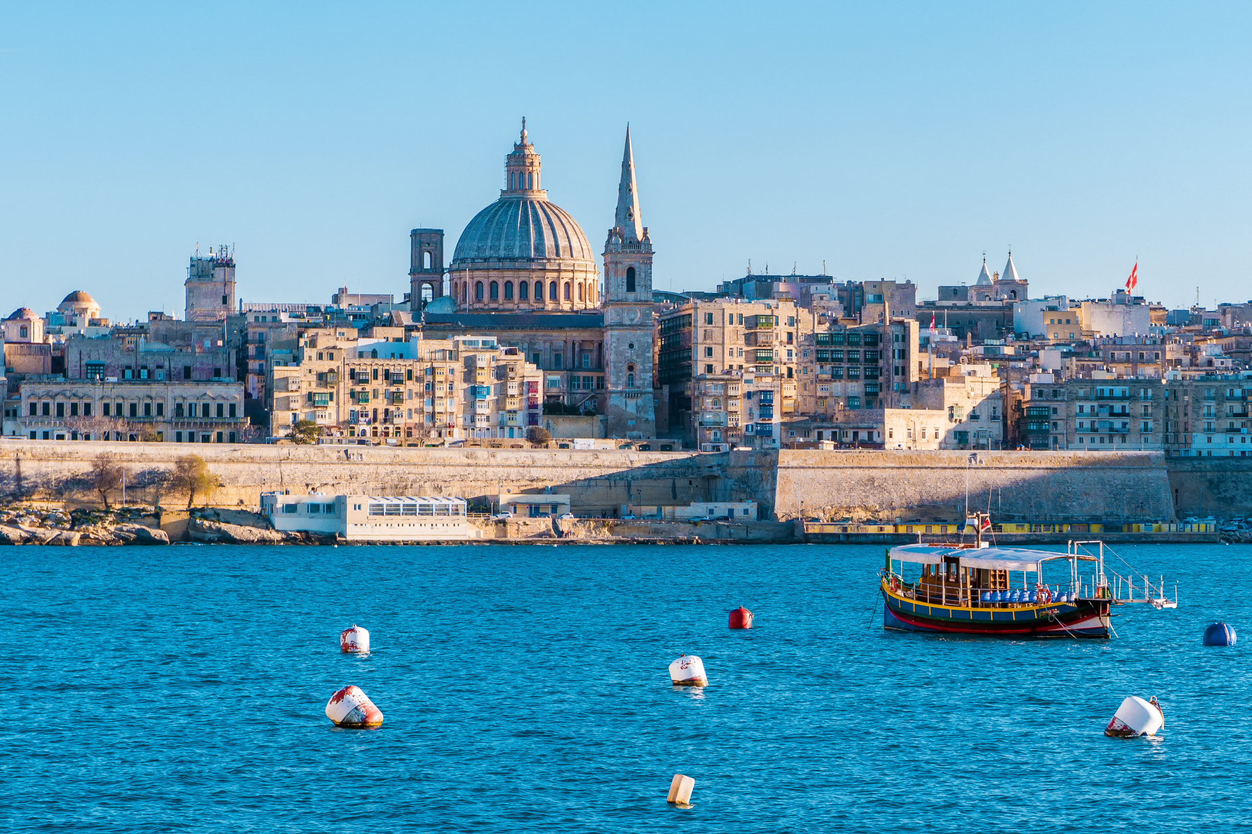 Malta nakoniec upustila od zákazu vstupu pre nezaočkovaných, avšak za cenu karantény