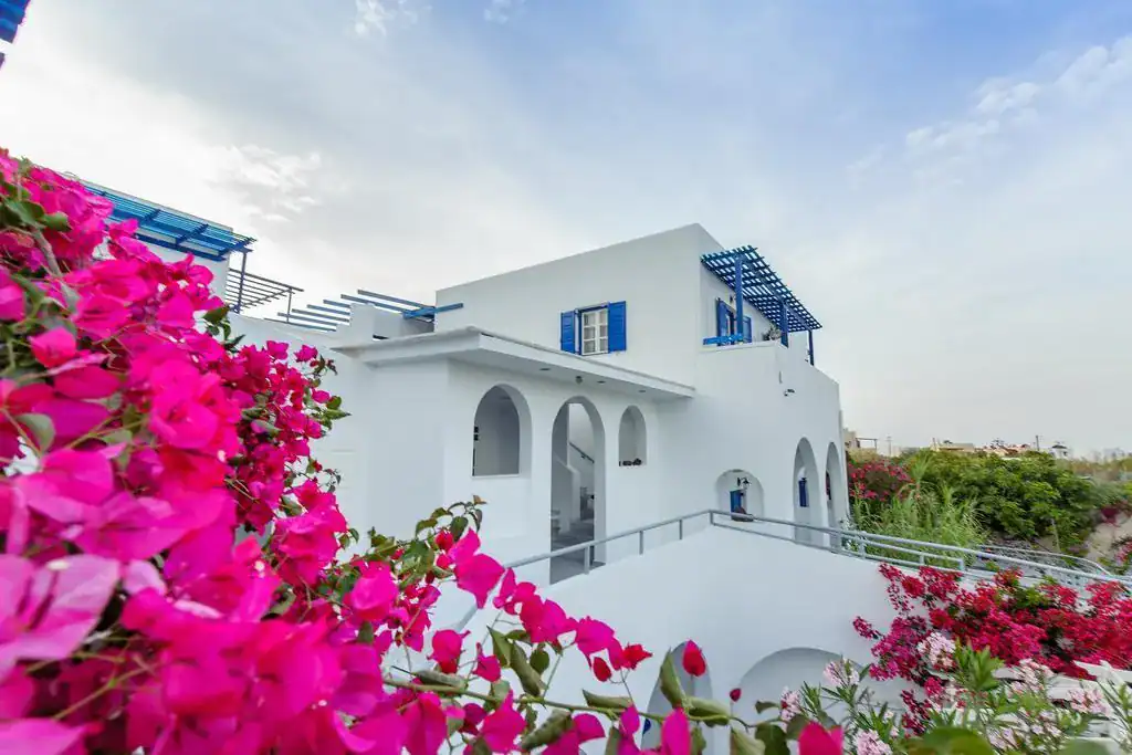 70088577 PONUKA DŇA: Romantika na Santorini od 329€! (letenky, hotel, raňajky)
