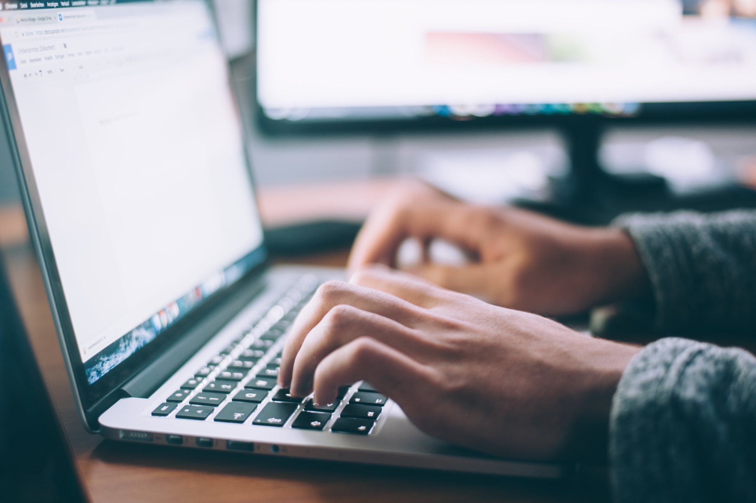 glenn-carstens-peters-npxXWgQ33ZQ-unsplash Potrebujete pomôcť? Vyplňte formulár najskôr 72h pred letom