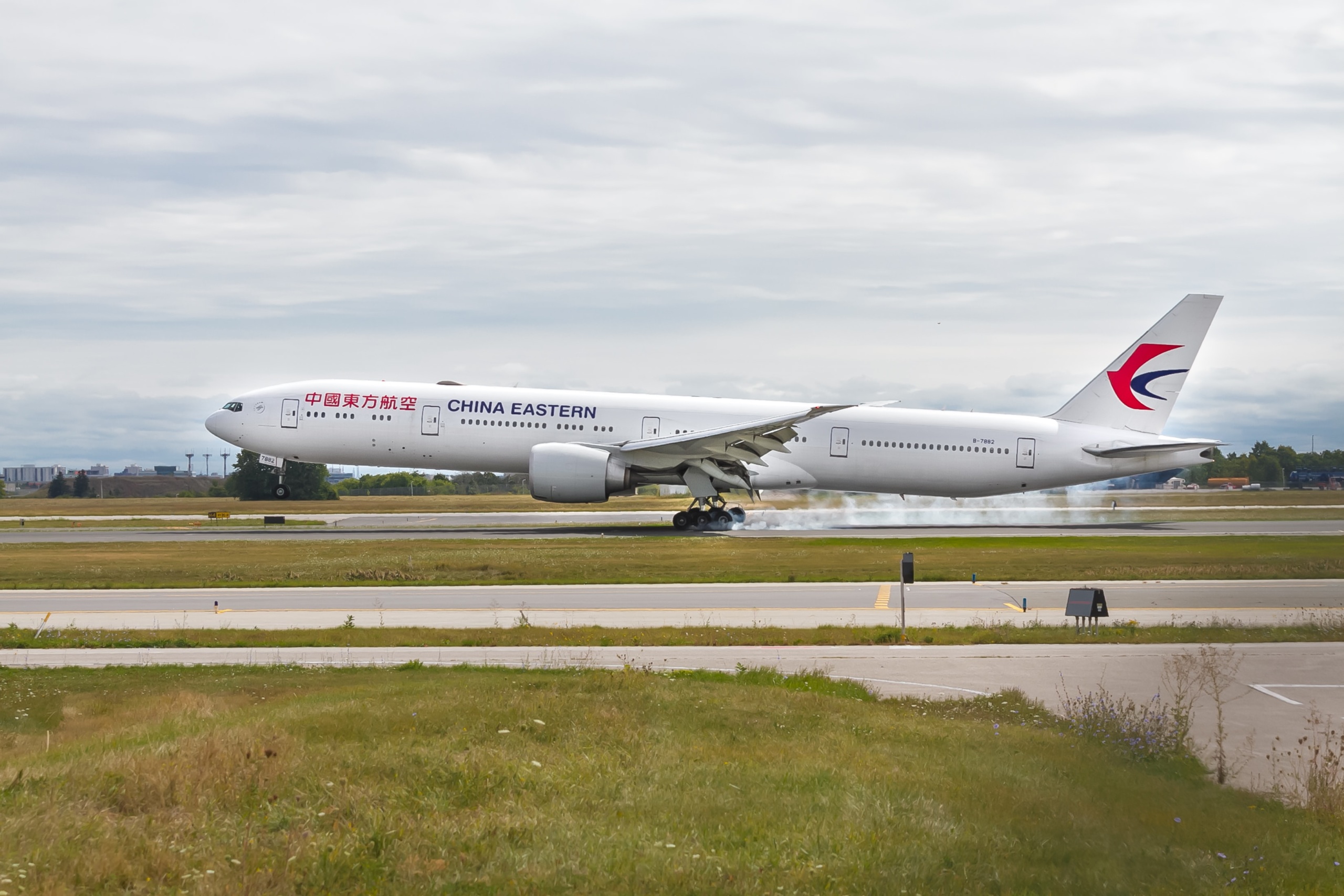 china eastern China Eastern Airlines odchádzajú z Prahy, sústredia sa na Budapešť