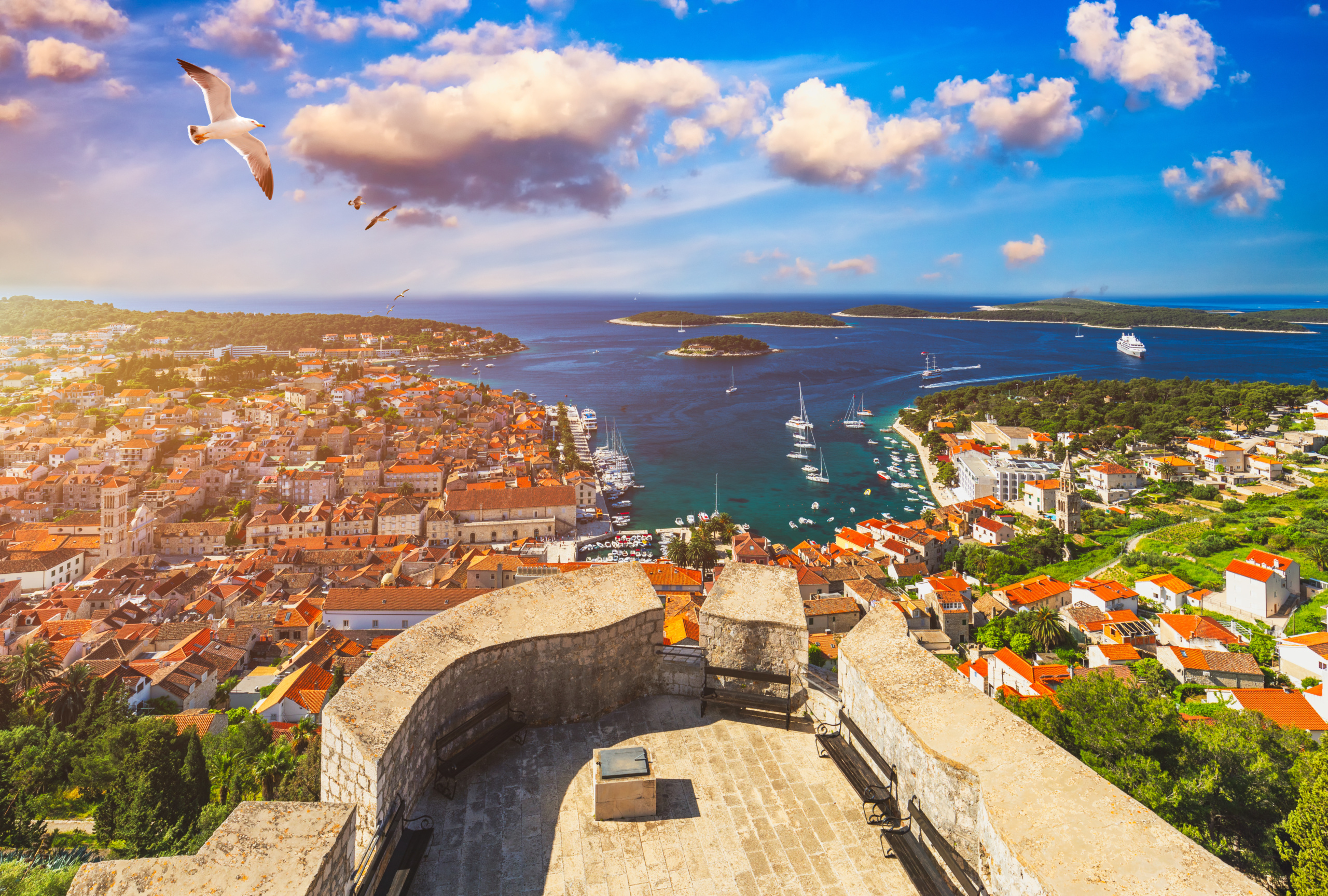 hvar, chorvátsko Slováci už cestujú do Chorvátska bez obmedzení. Zaradili nás na zoznam zelených krajín