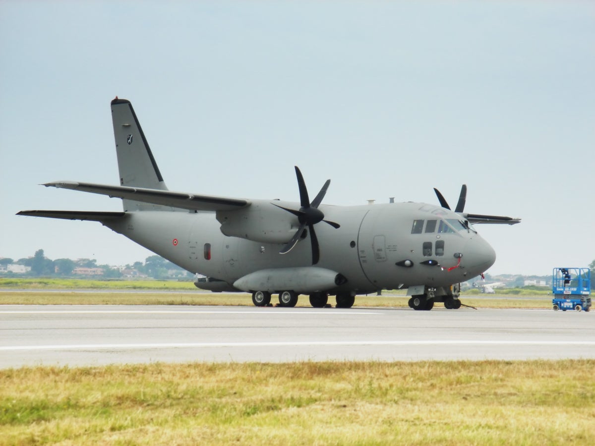 Alenia_C-27J_Pratica_di_Mare_edit1 Slováci leteli domov z Írska vo vojenskom lietadle