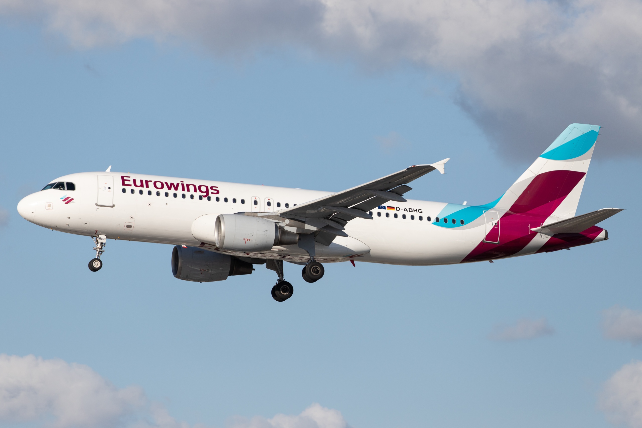 Eurowings už chceli pristáť na Sardínii, zatvorené letisko ich vrátilo naspäť