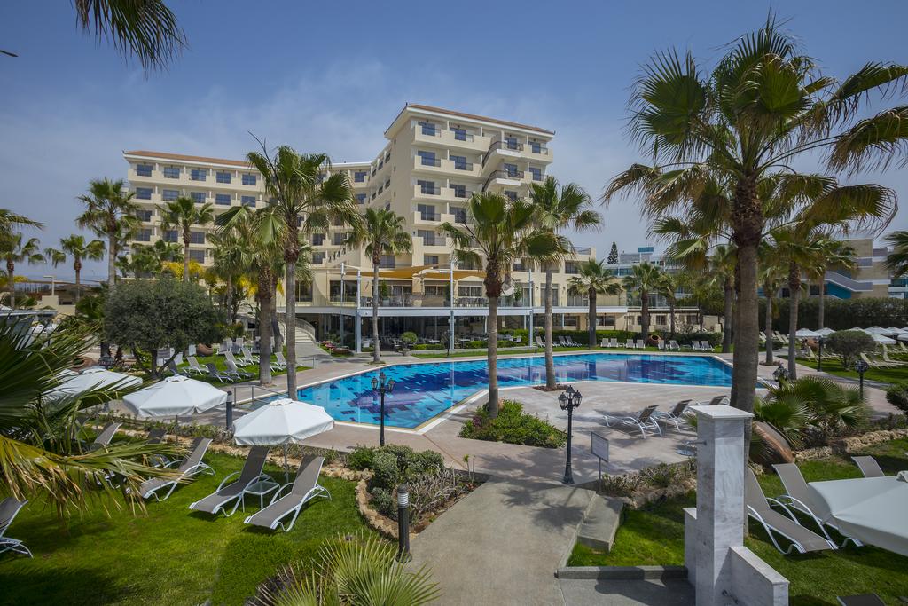 PONUKA DŇA: 7 nocí na Cypre s letenkami a 4*hotelom za 479€