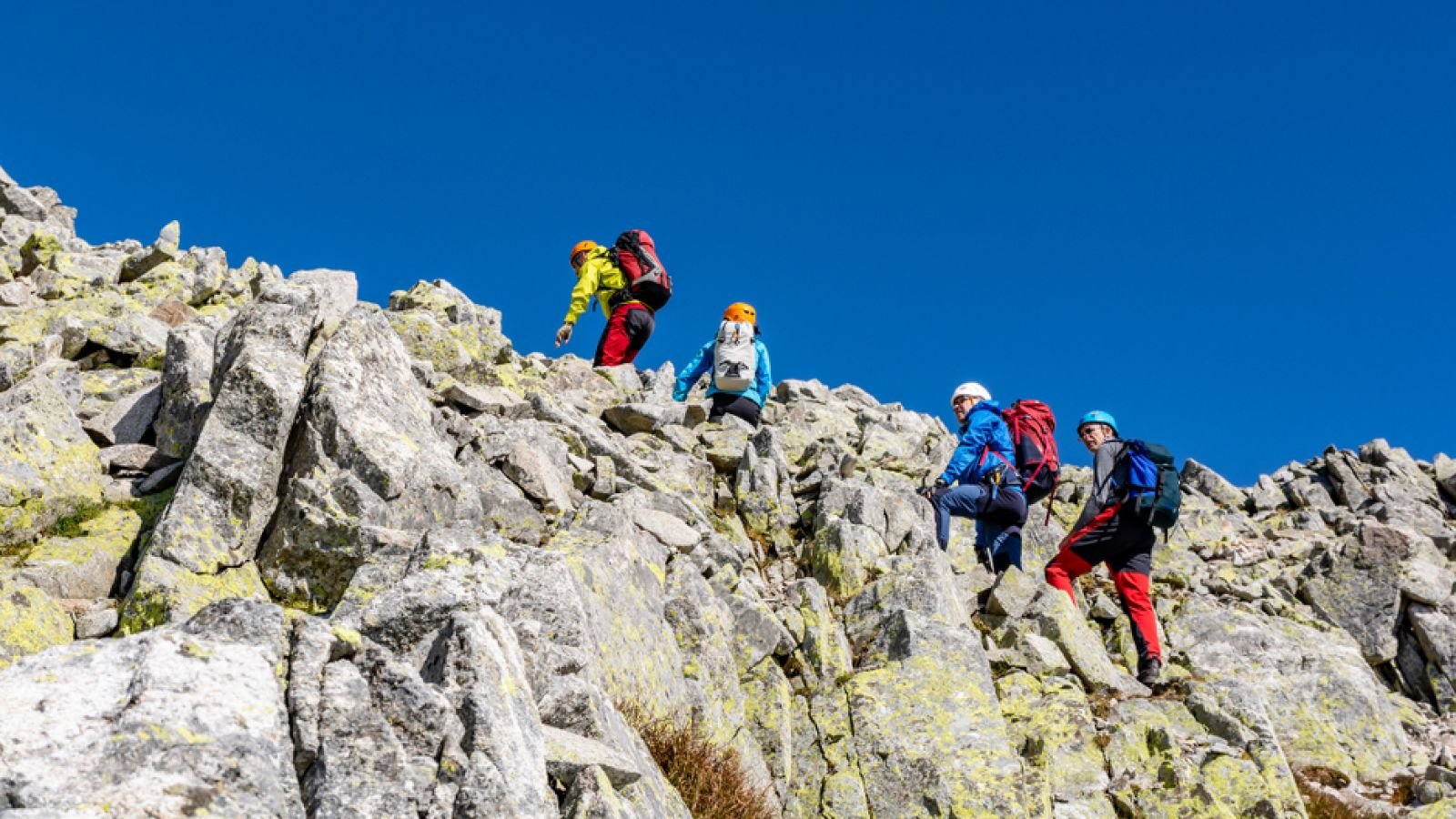 Leto budeme tráviť najmä na Slovensku. Lákajú nás Tatry a wellness hotely