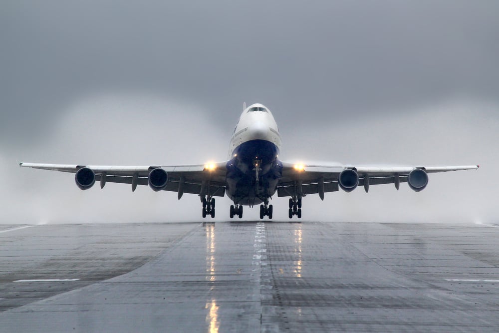 boeing 747 Režisér Christopher Nolan kúpil Boeing 747, aby ho vo filme nechal zhorieť