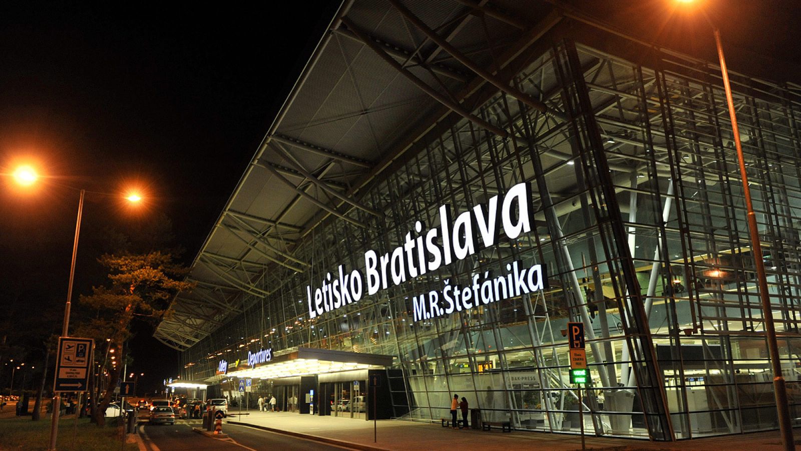 Aerolinky sa vracajú do Bratislavy. Kam sa už dá letieť na dovolenku?