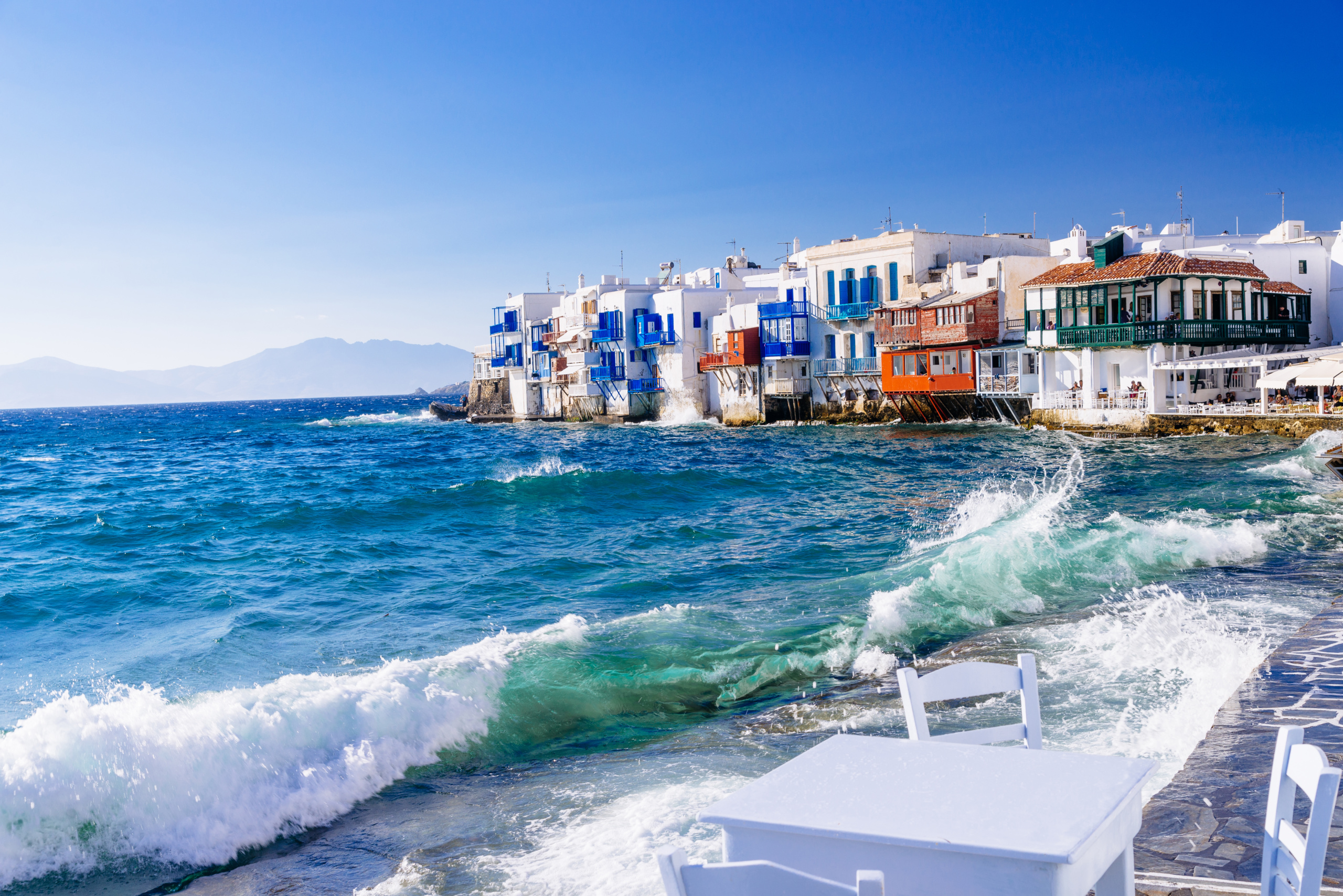 mykonos2_grecko Do gréckych barov, reštaurácií a kaviarní budú od piatku môcť ísť len zaočkovaní