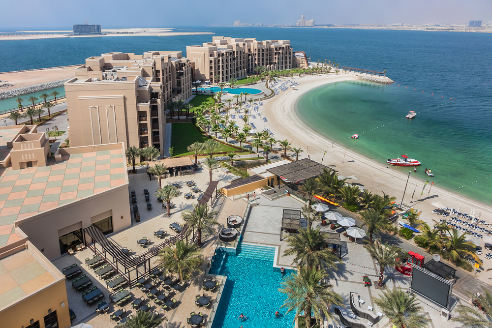 shutterstock edotirial Ras Al Khaimah Rás al-Chajmá je prvým miestom na svete, ktoré ponúka testovanie pre turistov zdarma