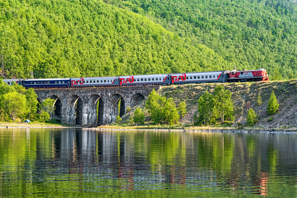 June,16,,2016,Tourist,Train,Rides,On,The,Circum-baikal,Railway, Cestuj pomaly, cestuj vlakom. Toto je 9 najkrajších vlakových dobrodružstiev!