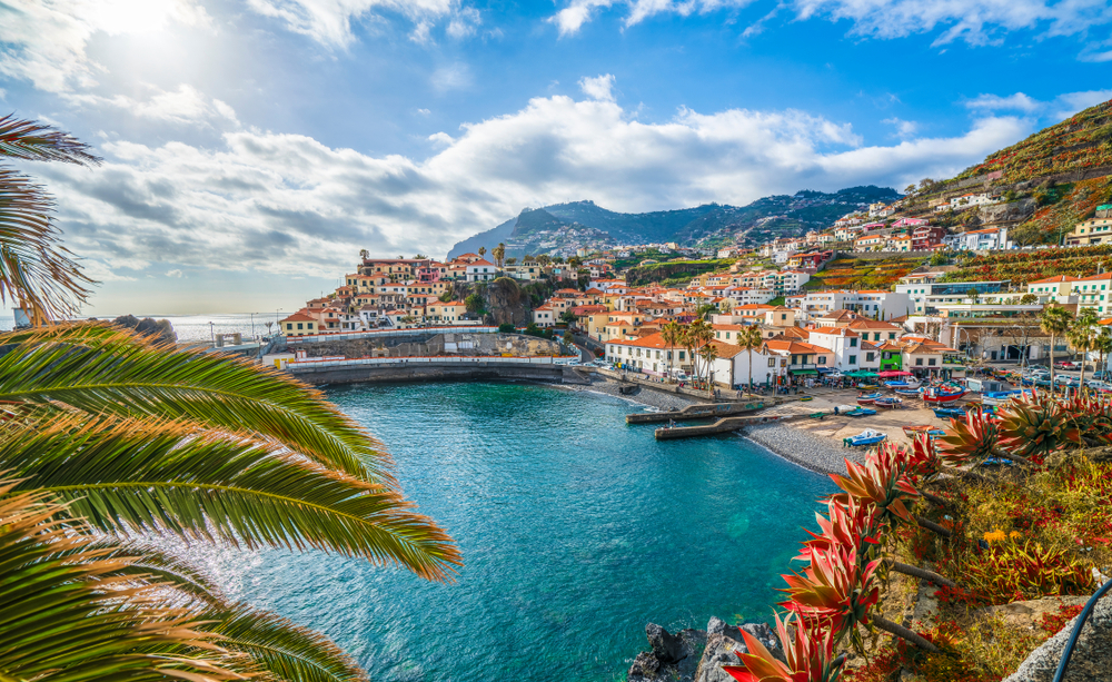 Camara,De,Lobos,,Panoramic,View,,Madeira,Island,,Portugal Madeira je otvorená zaočkovaným aj tým, ktorí prekonali koronavírus
