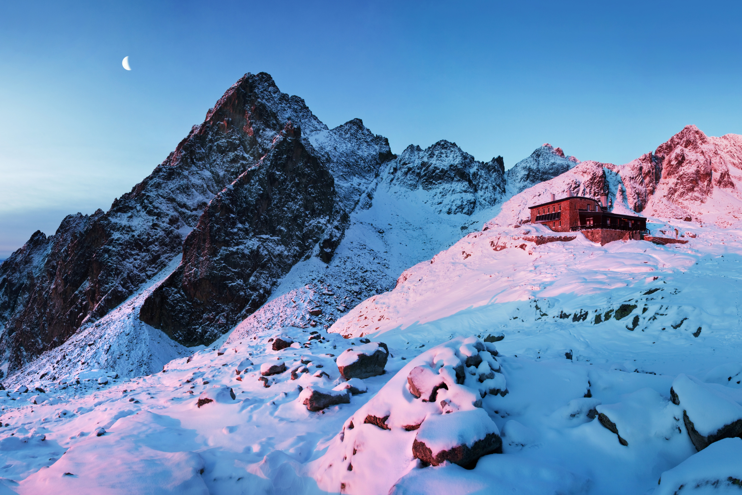 shutterstock_1291911868-scaled 7 vysokohorských chát, kde nájdete pokoj a ticho
