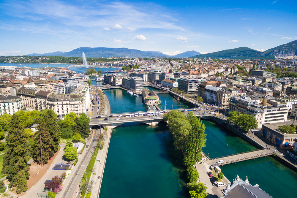 Aerial,View,Of,Leman,Lake,-,Geneva,City,In,Switzerland zeneva