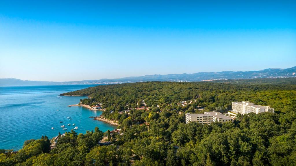krk okolie PONUKA DŇA: Týždeň v Chorvátsku s 3*hotelom a polpenziou od 408€. V cene je aj poistenie