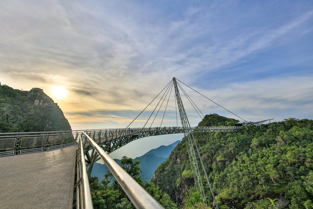 Skybridge,Langkawi,Malaysia Langkawi s letenkami a 4* hotelom so zastávkou v Singapure za 999€