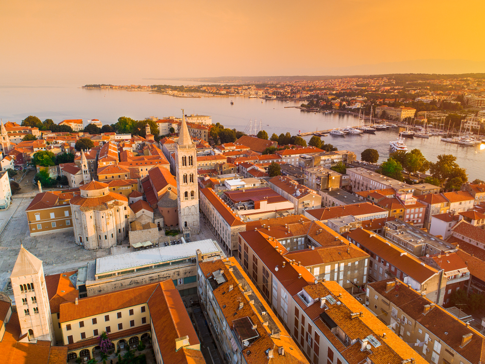 PECKA DŇA: Zadar s letenkami, 3*hotelom a raňajkami od 289€