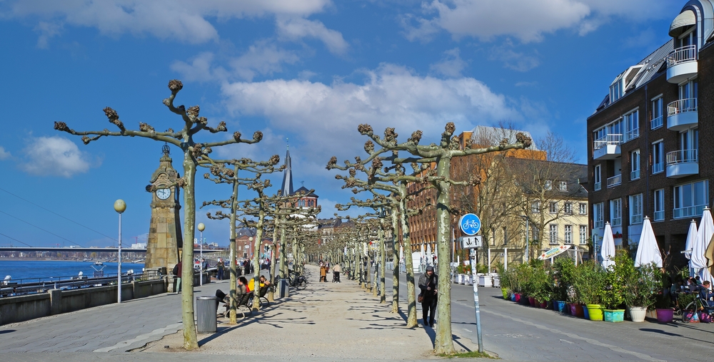 Rheinuferpromenade dusseldorf