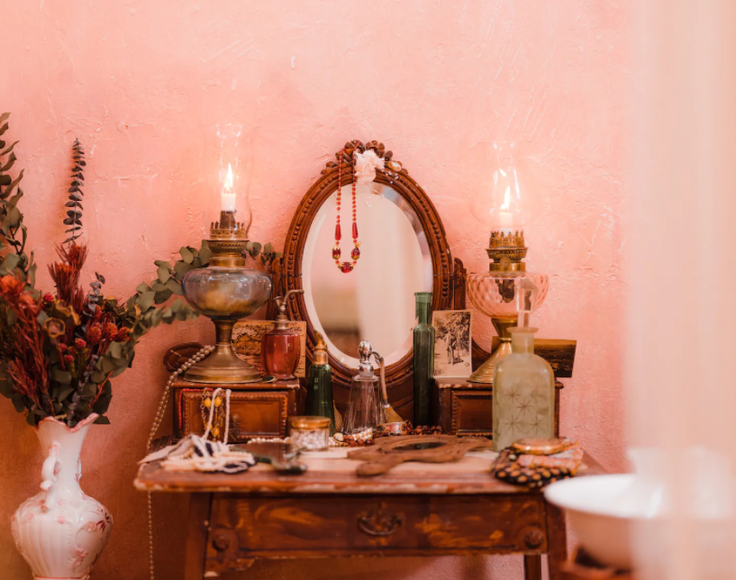 moulin rouge airbnb