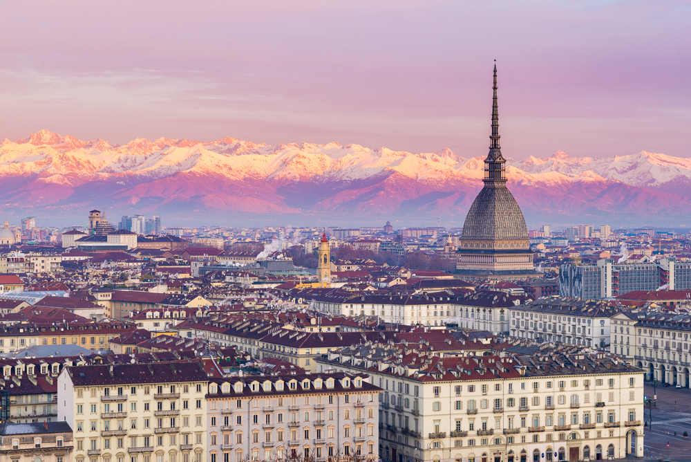 Italia:,Torino,Skyline,(turin,,Italy),,Cityscape,At,Sunrise,With,Details turin