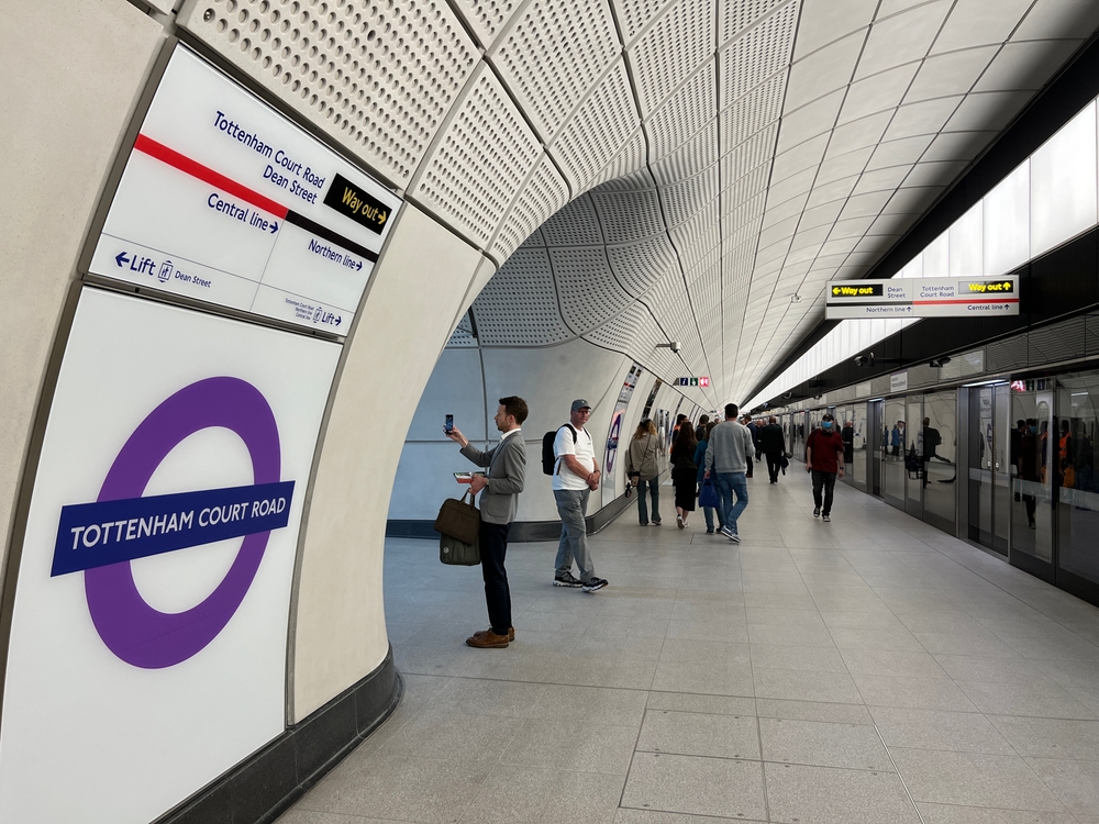 Elizabeth line tube londyn