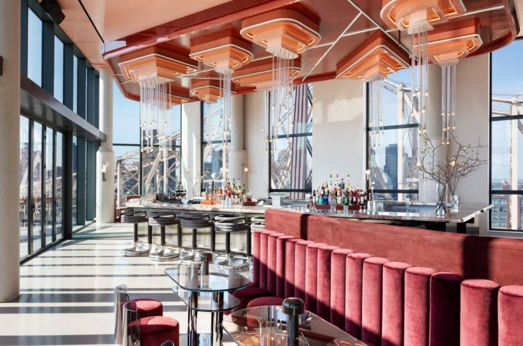Panorama room bar