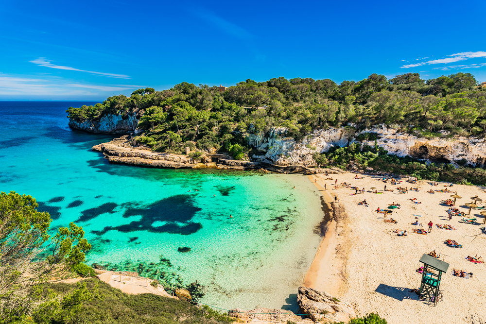 Majorca,Cala,Llombards,Santanyi,Beach,In,Mallorca,,Balearic,Islands,Spain, Najkrajšie ostrovy Európy na jar od 56€: Ibiza, Malorka, Malta, Cyprus či Korfu