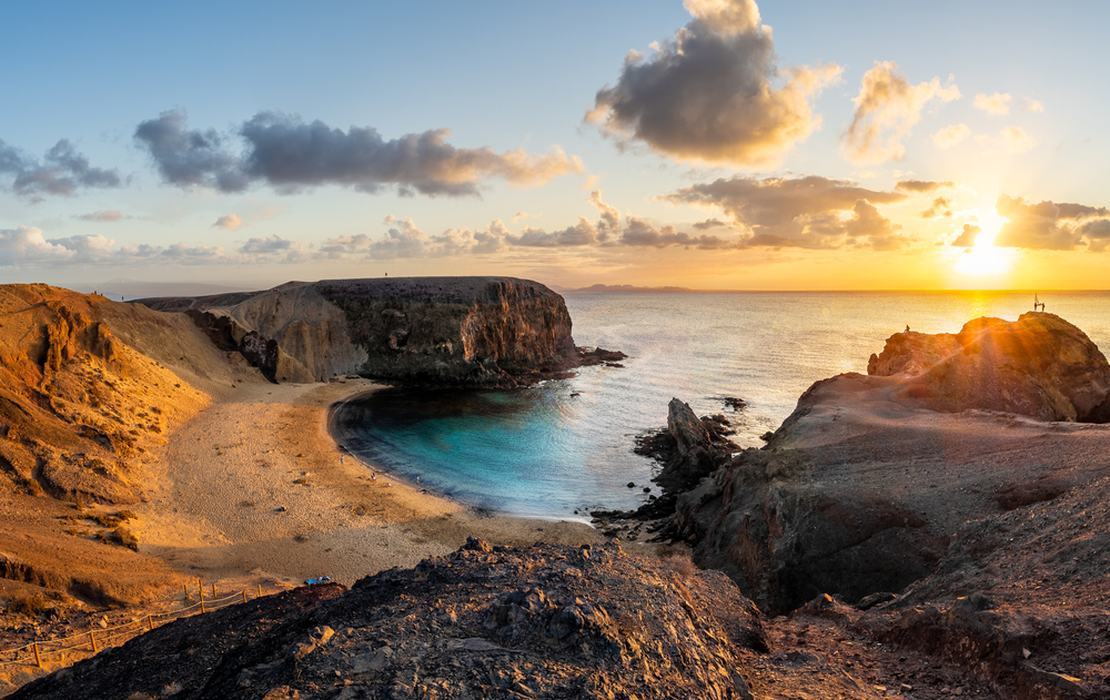 Landscape,With,Papagayo,Beach,At,Sunset,,Lanzarote,,Canary,Islands,,Spain PONUKA DŇA: Lanzarote s letenkami a 3* hotelom od 289€