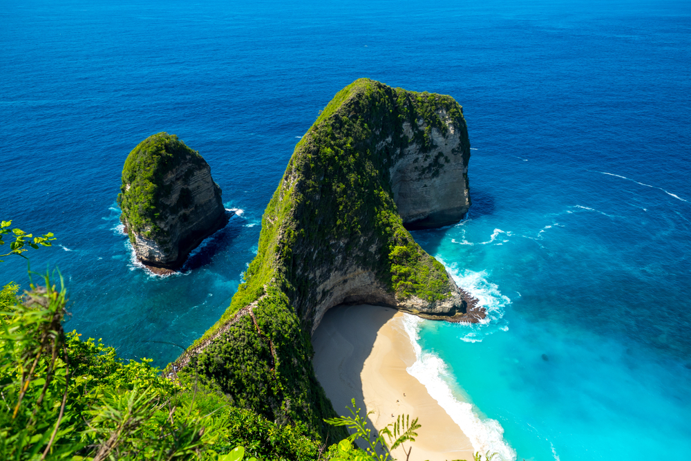 Nusa,Penida,,Bali,,Indonesia.,Manta,Bay,Or,Kelingking,Beach,On nusa penida
