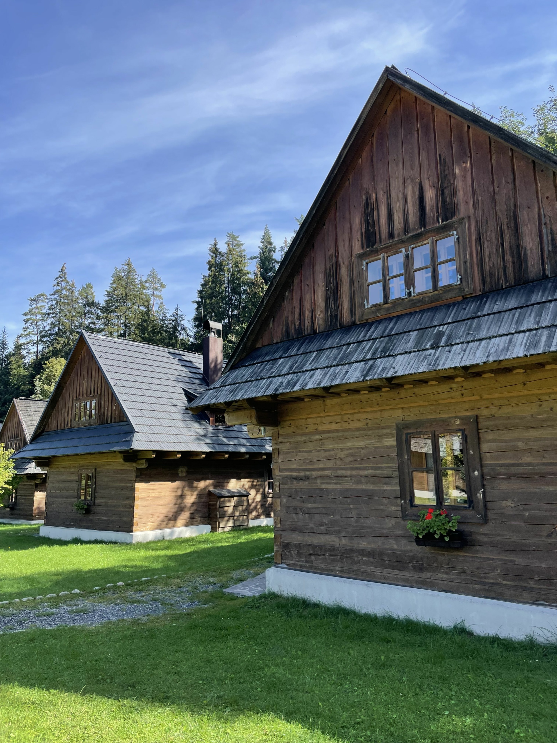4* Liptovský dvor: Rozprávková dedinka, ktorá ťa očarí atmosférou a prekvapí gastronómiou  (RECENZIA)